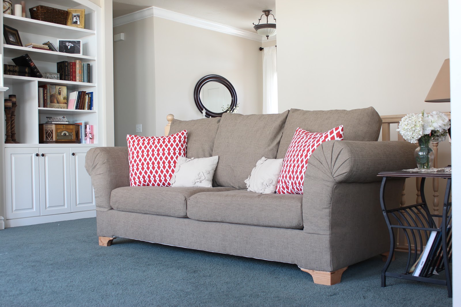 Read more about the article How to Reupholster a Couch